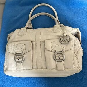 Per-Owned Michael Kor satchel